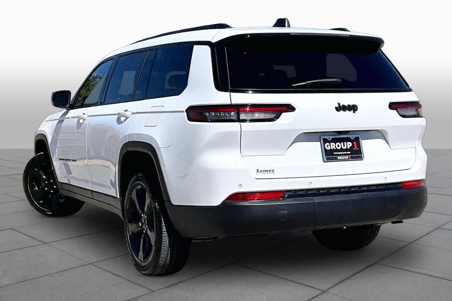 Used 2025 Bright White Clearcoat Jeep Altitude X image 12