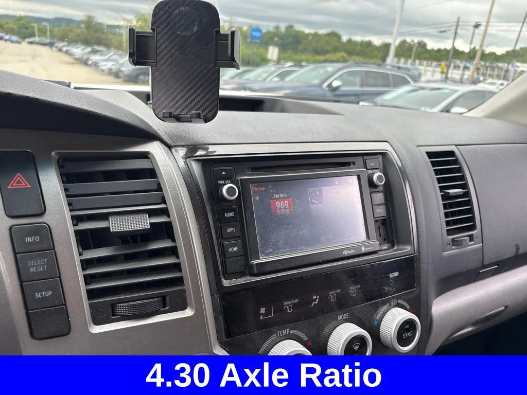 Used 2015 White Toyota SR5 image 18