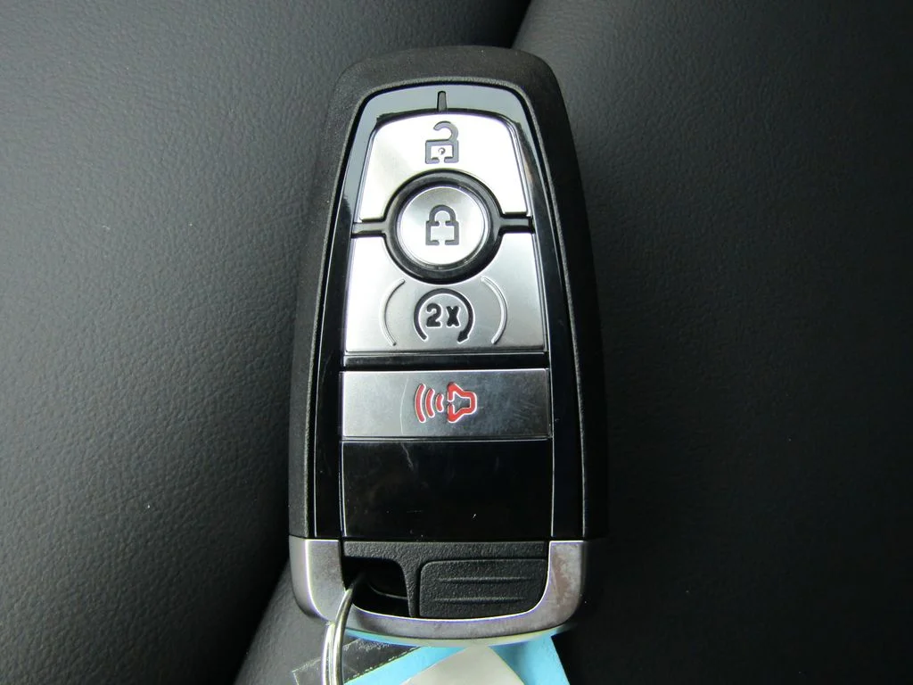 New 2026 Ruby Red Metallic Tinted Clearcoat Ford Outer Banks® image 40