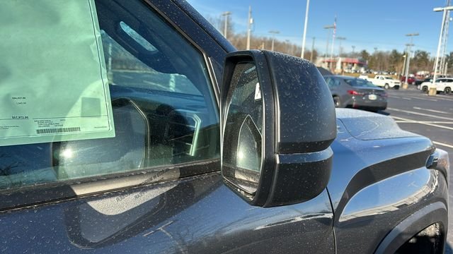 2025 Toyota Tundra SR5 - Photo 8