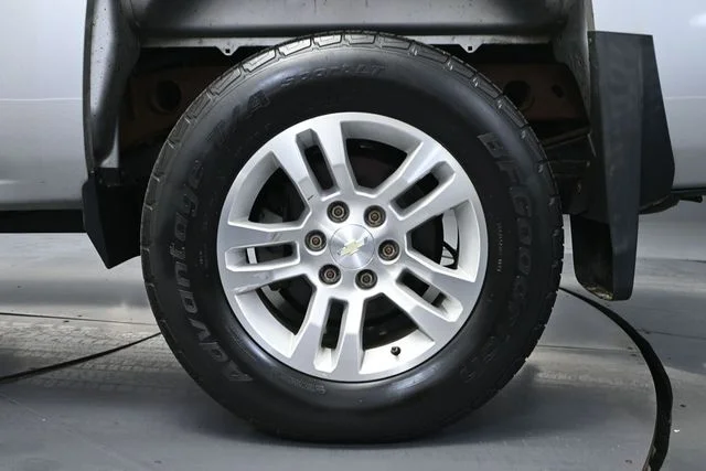 Used 2016 Silver Chevrolet LS image 9
