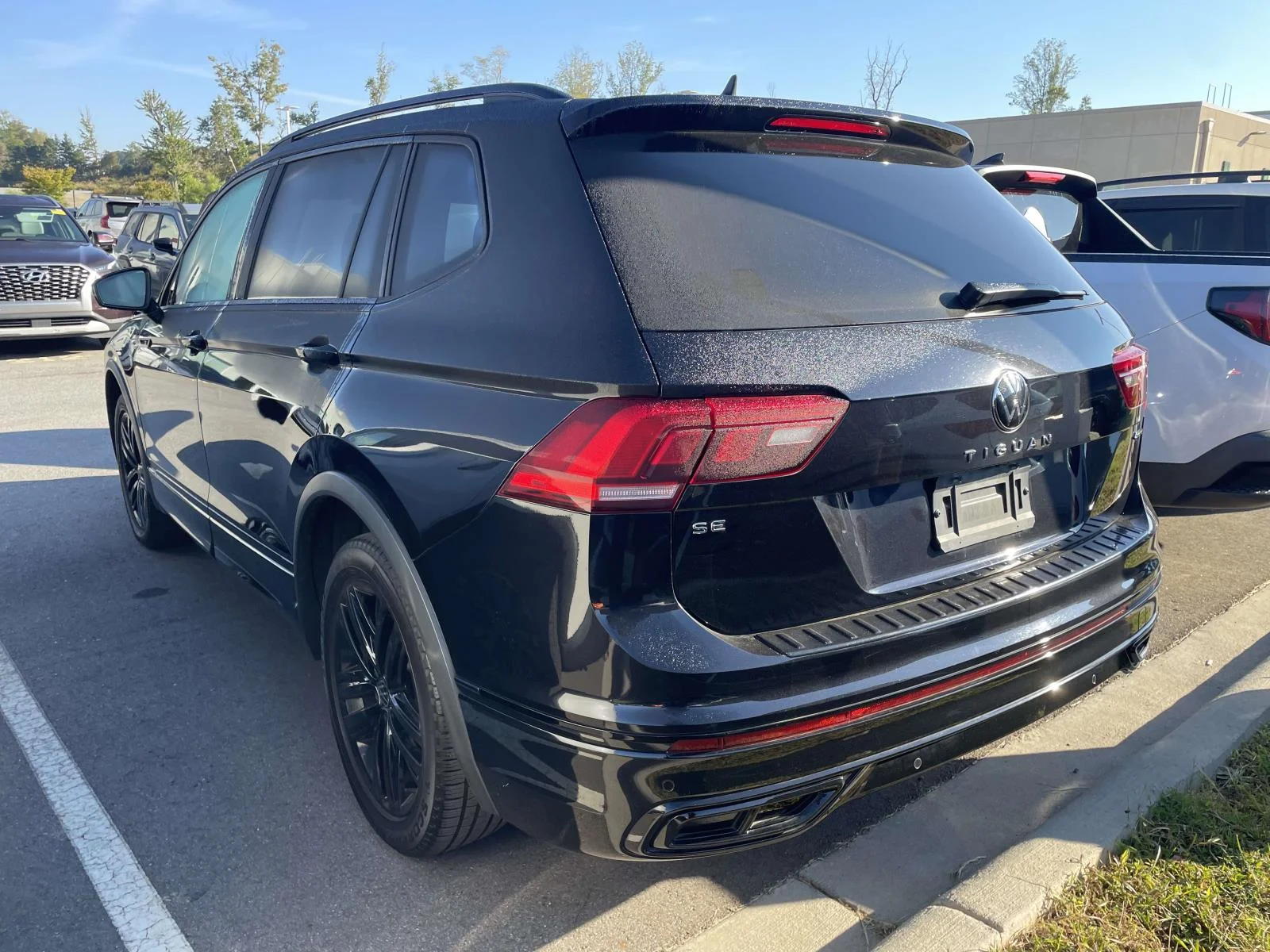 Used 2022 Deep Black Pearl Volkswagen SE R-Line Black image 3