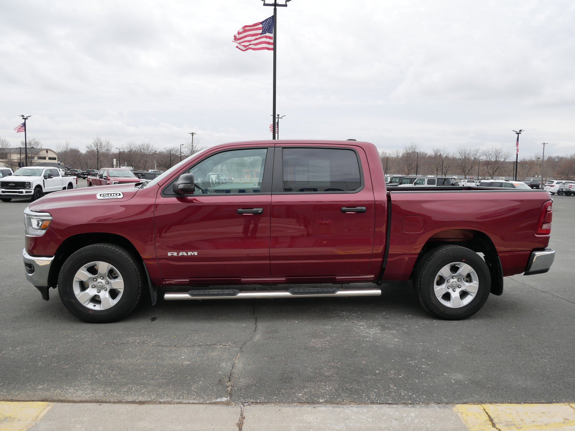 View vehicle photo 5