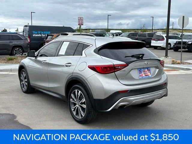Used 2017 Silver INFINITI Premium image 3