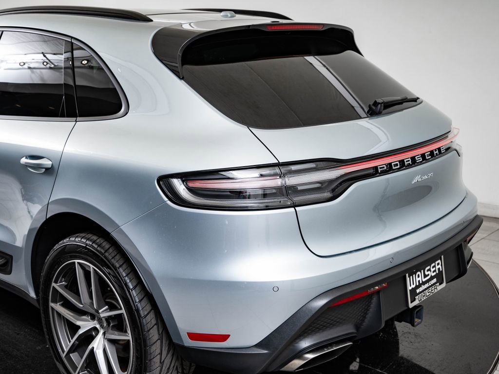 Used 2024 Dolomite Silver Metallic Porsche  image 18