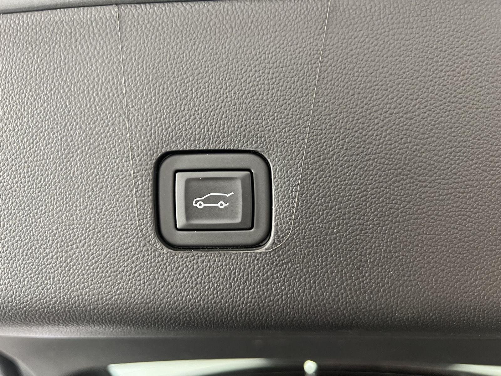 Used 2023 Sterling Gray Metallic Chevrolet LT Cloth image 23
