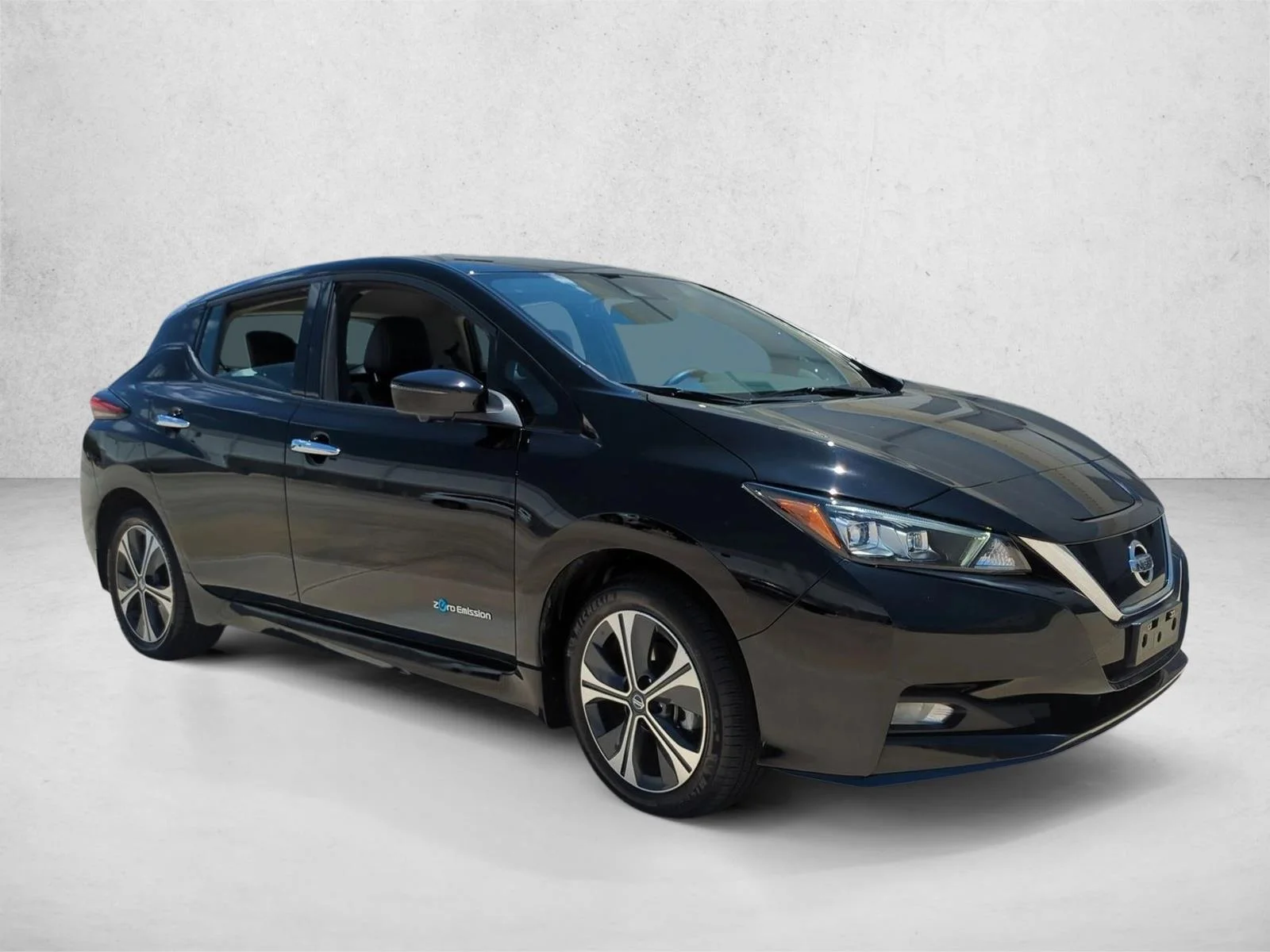 Used 2019 Super Black Nissan SL PLUS image 3