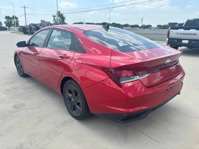 Used 2023 Red Hyundai SEL image 4