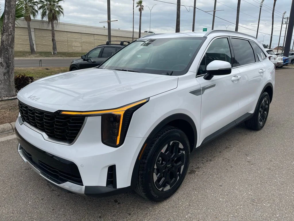 New 2026 White Kia S image 3