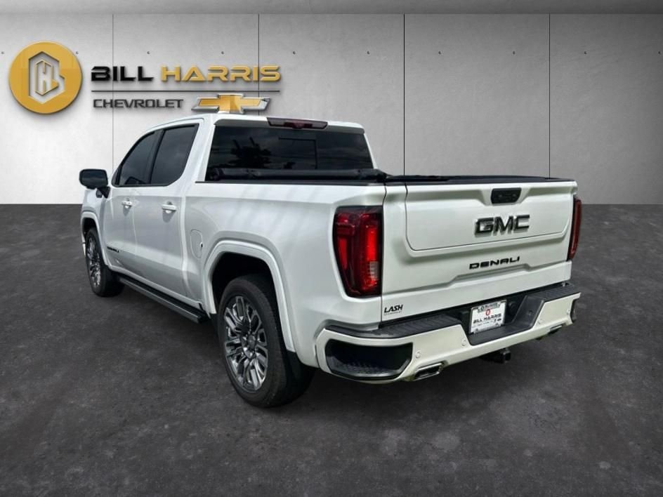 Used 2022 White GMC Denali image 7