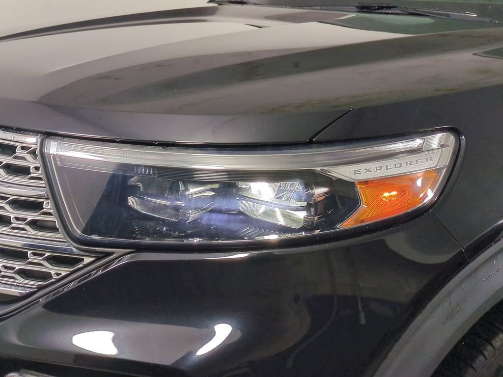 Used 2022 Black Ford Limited image 10