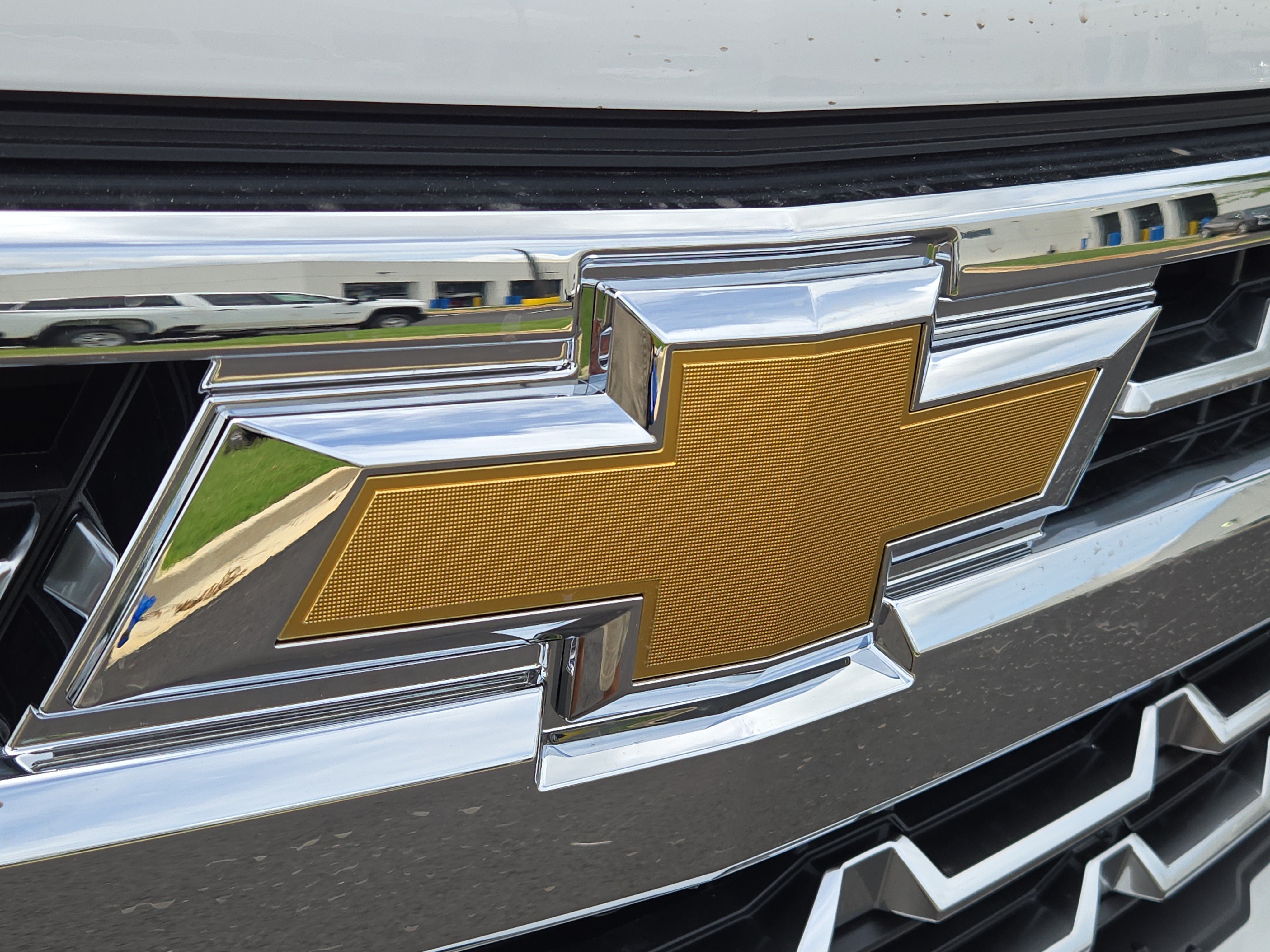 New 2026 Summit White Chevrolet LTZ image 17