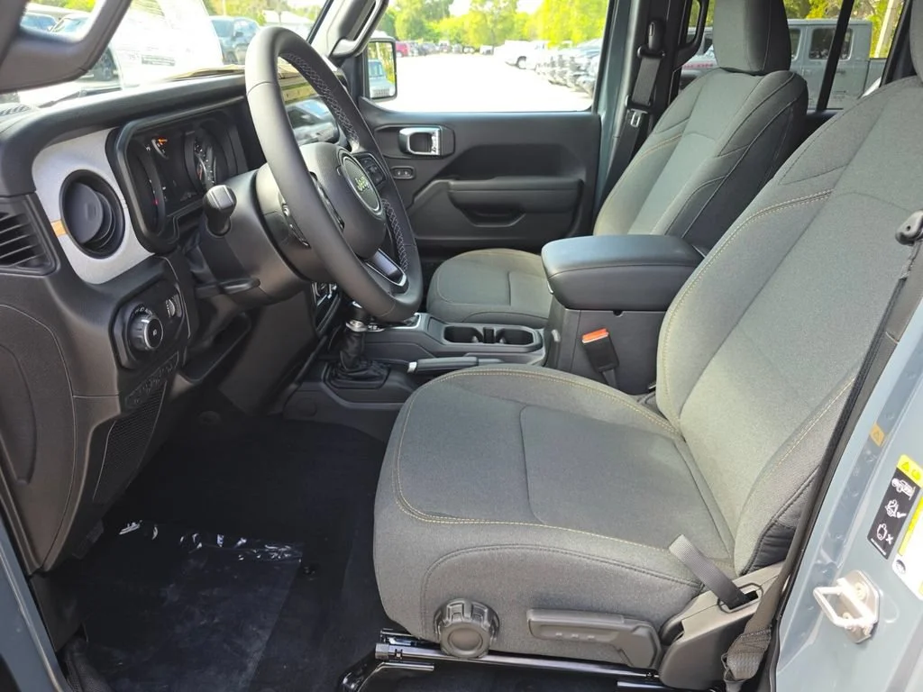 New 2026 Anvil Clear-Coat Exterior Paint Jeep Sport S image 13
