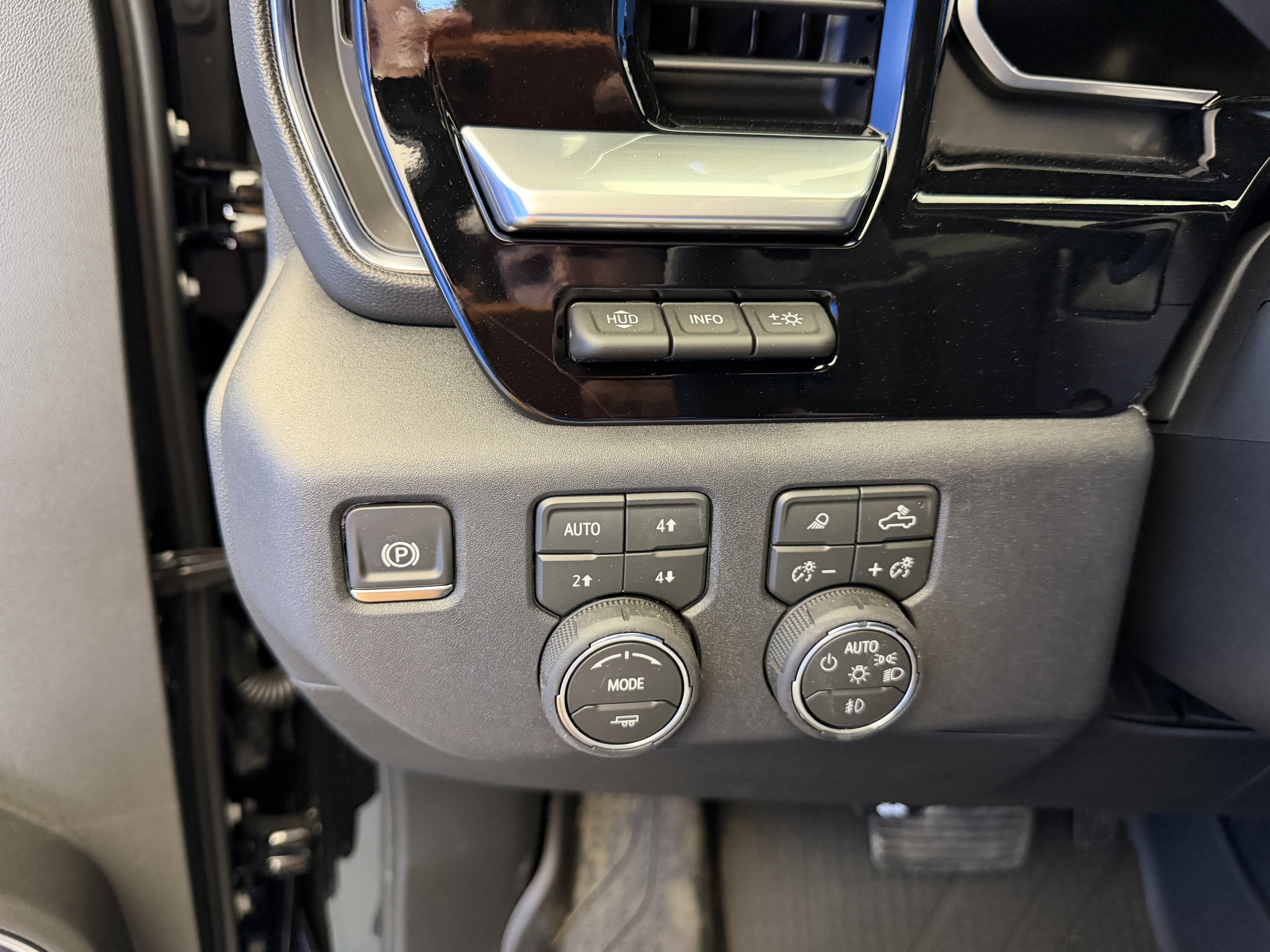 2026 Chevrolet Silverado 1500 High Country - Photo 15