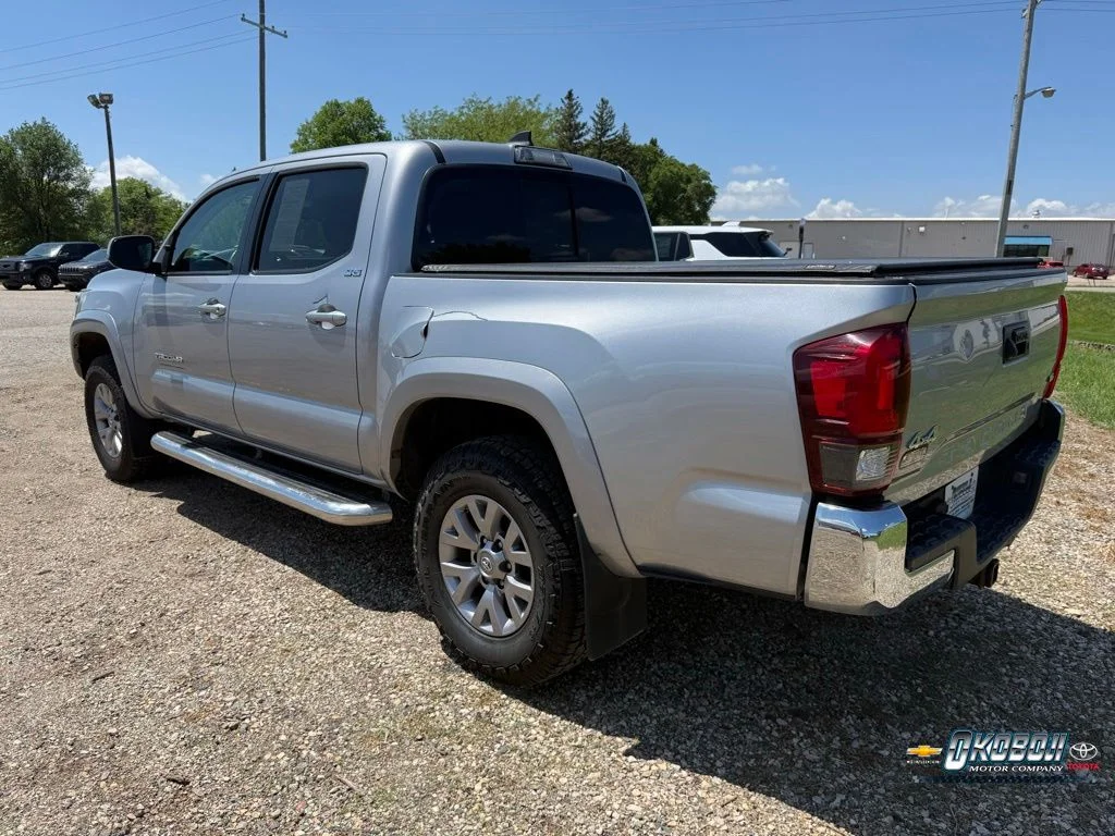 Used 2018 Silver Toyota SR5 image 5