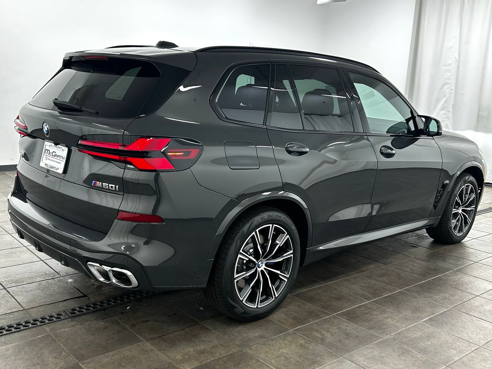 New 2026 Dravit Grey Metallic BMW M60i image 5