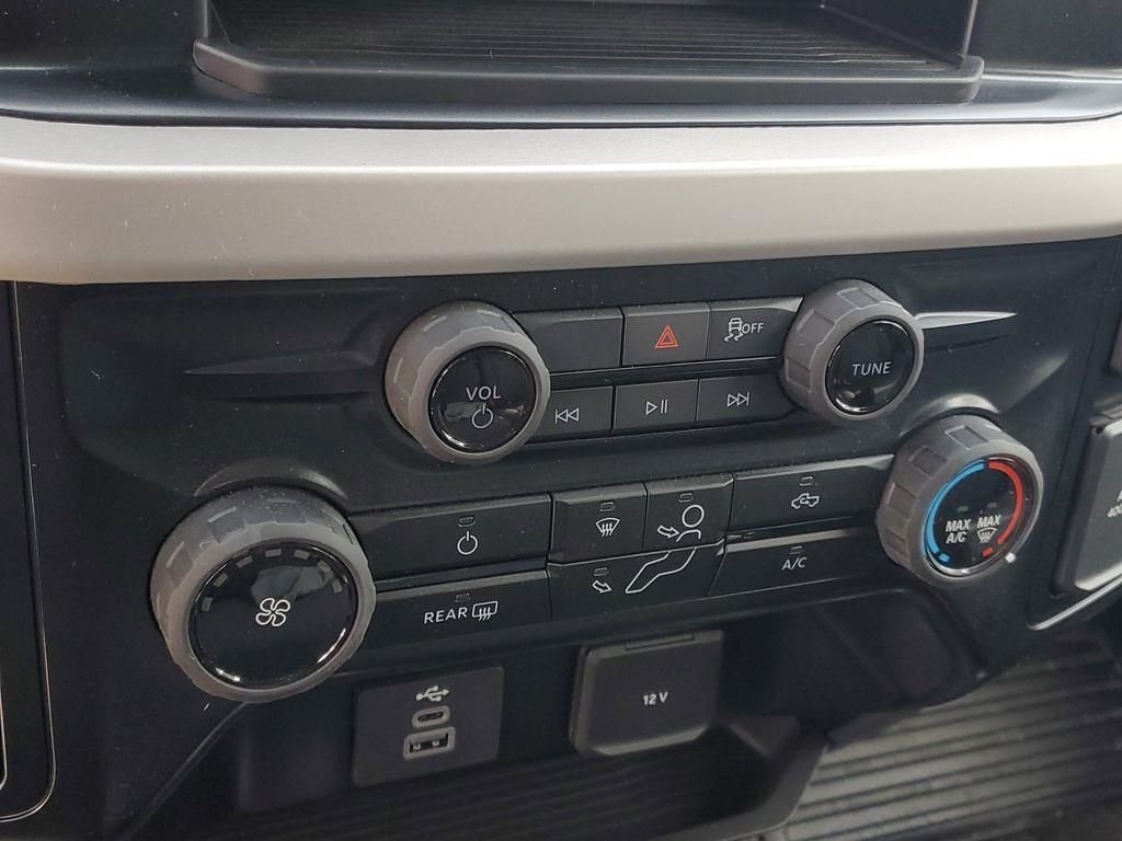 New 2025 Oxford White Ford F-550® XL image 16