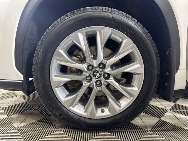 Used 2023 Pearl Toyota Limited image 10