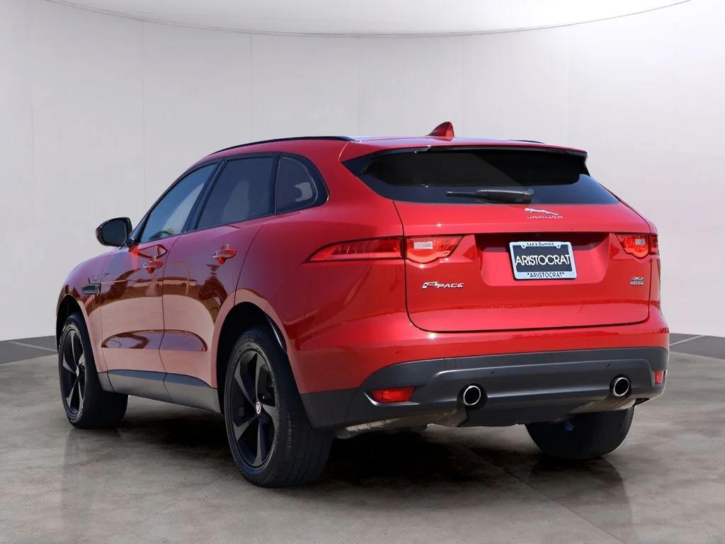 Used 2017 Red Jaguar 35t Prestige image 5