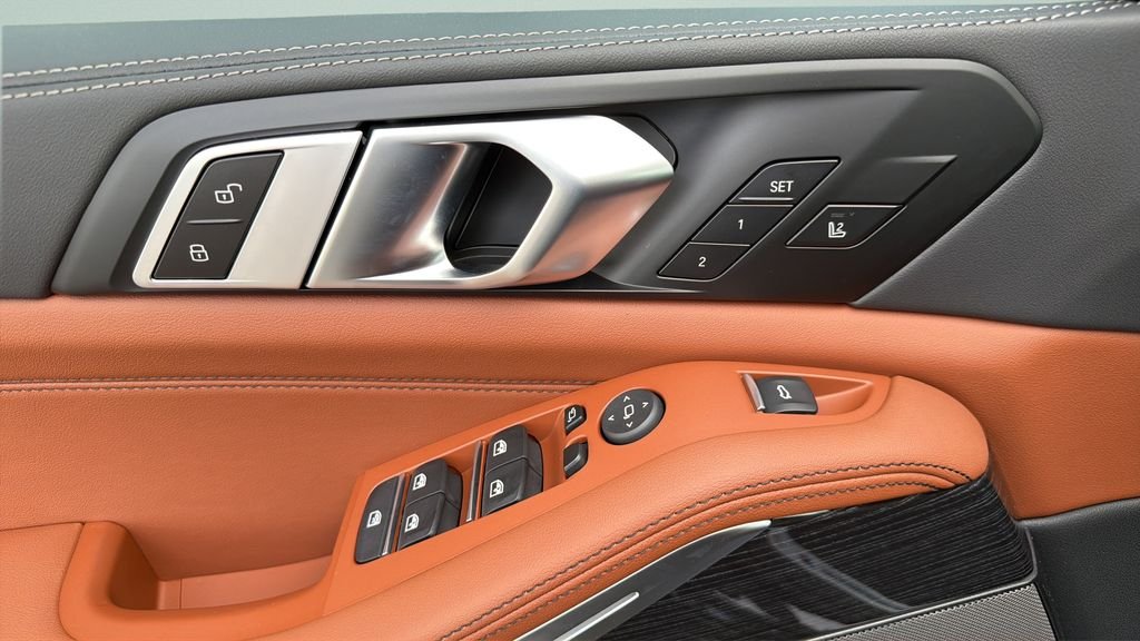 New 2026 Dravit Grey Metallic BMW xDrive40i image 8