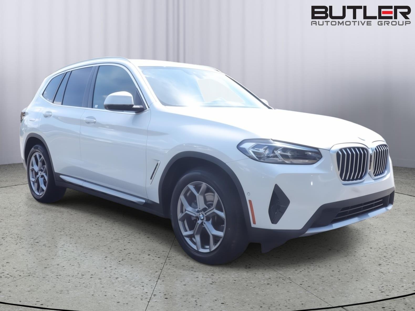 Used 2023 Mineral White Metallic BMW sDrive30i image 42