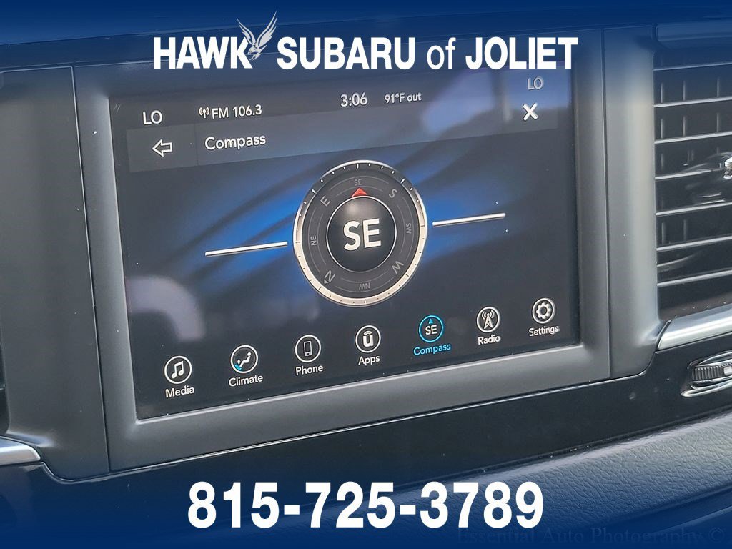 Used 2018 Billet Silver Metallic Clearcoat Chrysler Touring Plus image 15