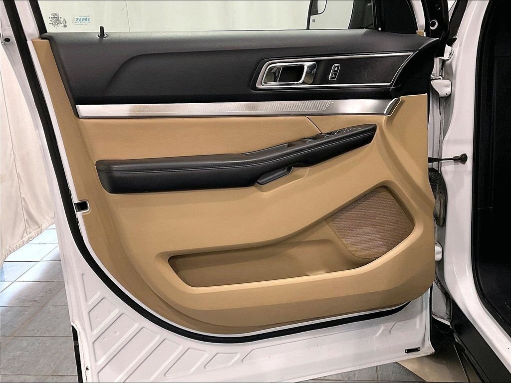 Used 2016 Oxford White Ford XLT image 9