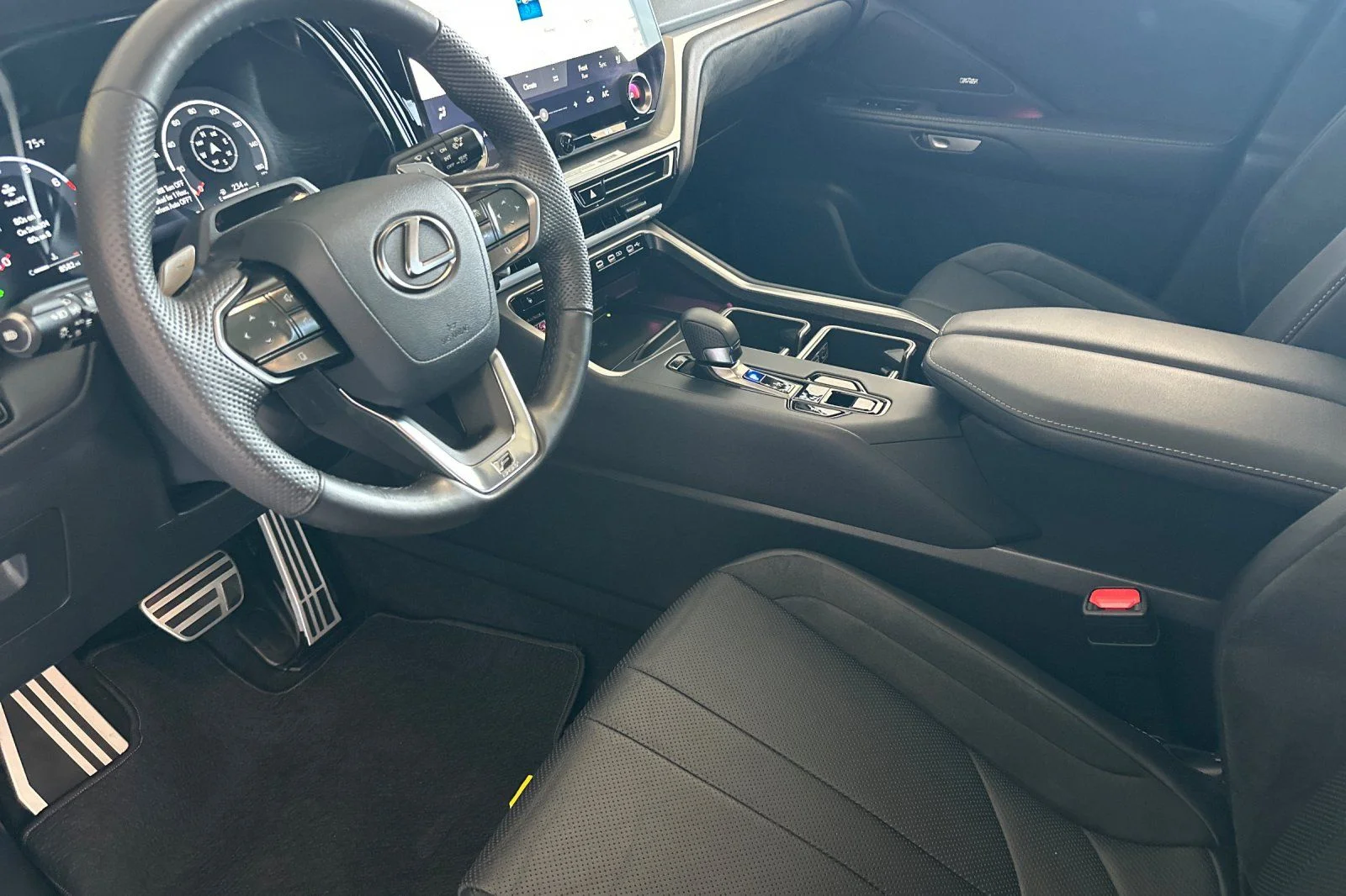 Used 2026 Pearl Lexus 500h F SPORT Performance Luxury image 7