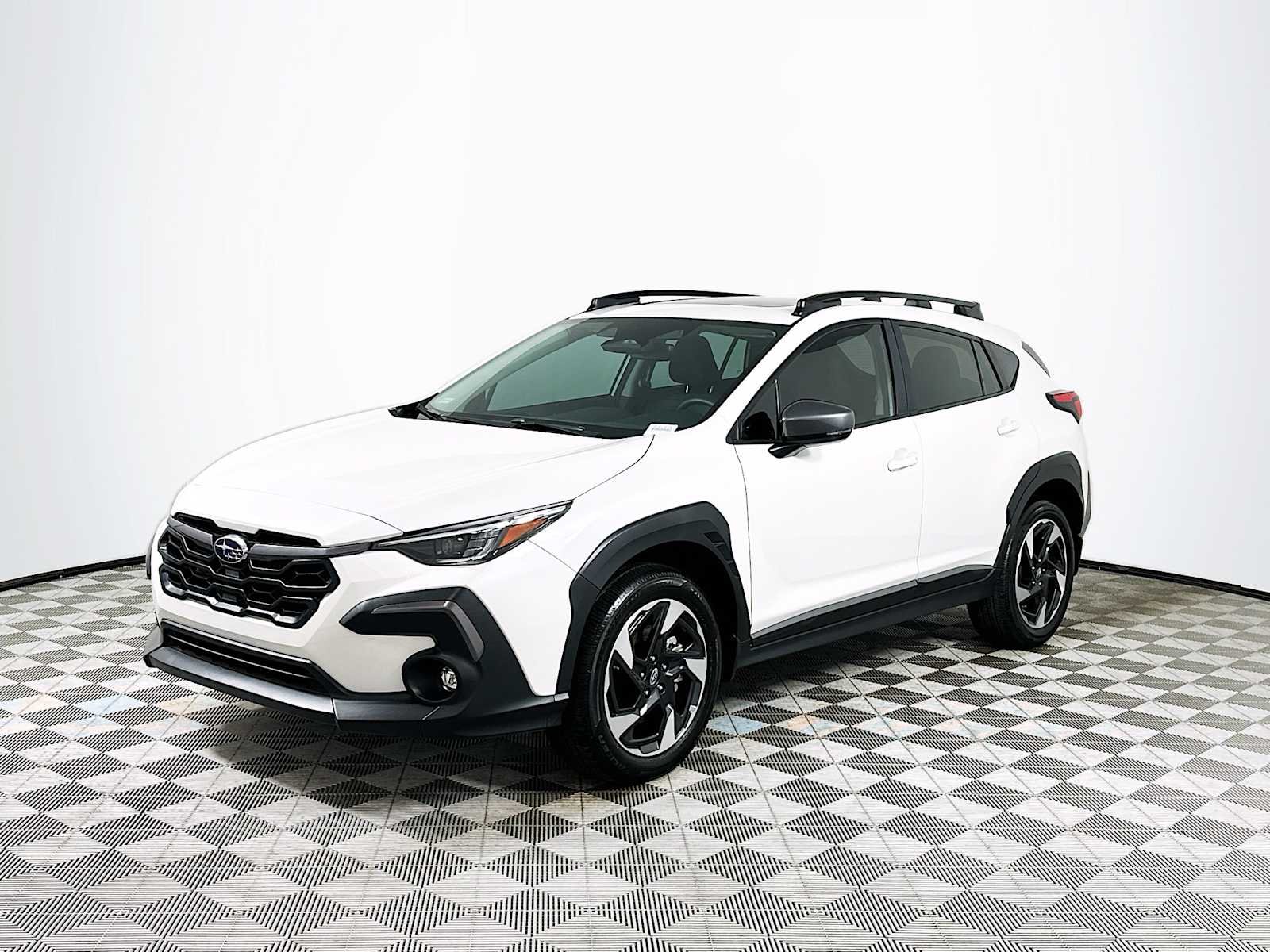Used 2025 Crystal White Pearl Subaru Limited image 3