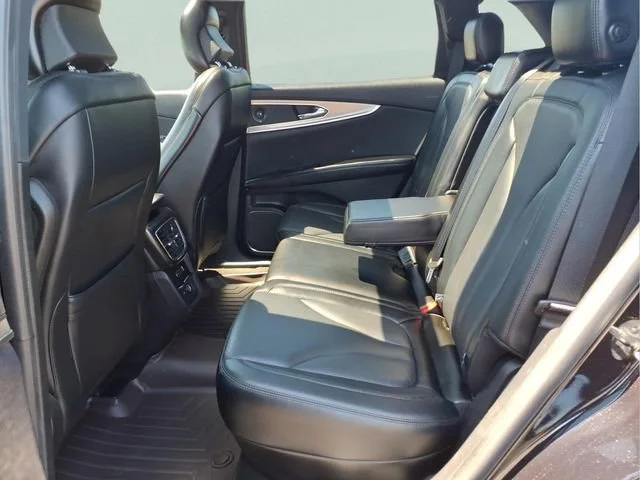 Used 2019  Lincoln Reserve image 21