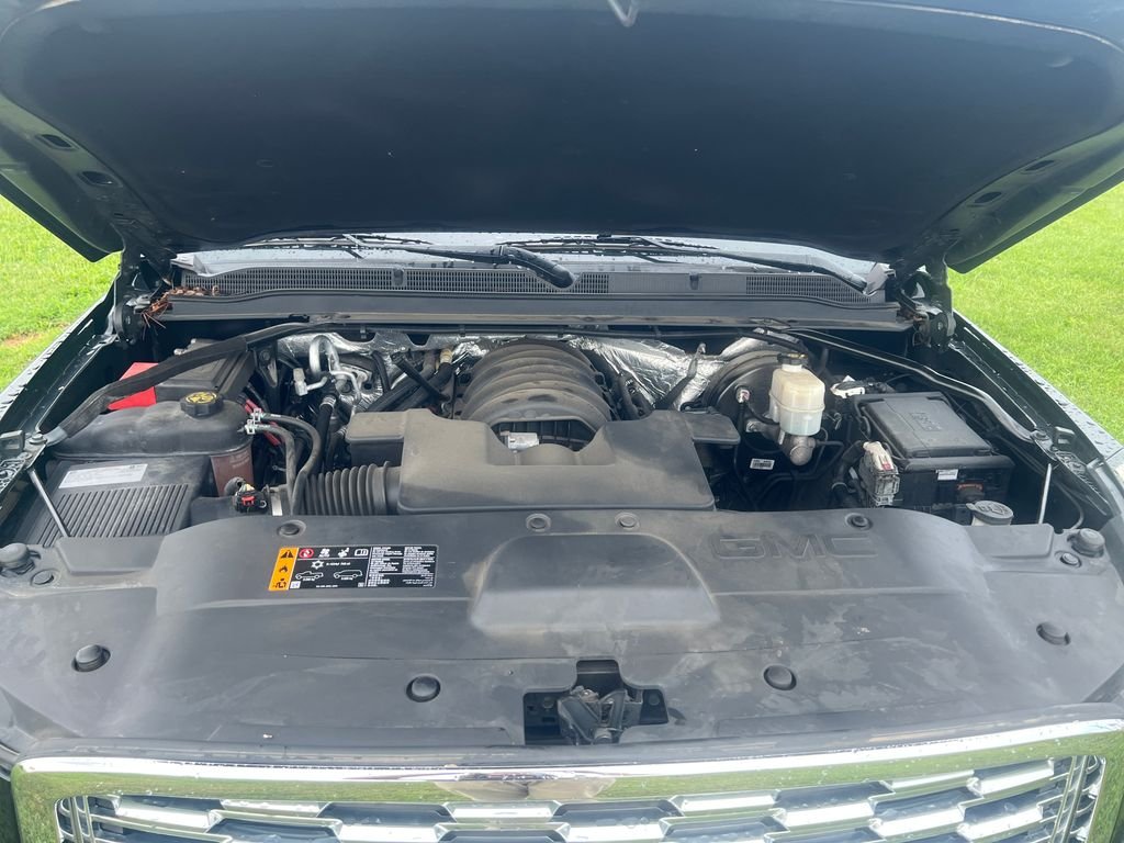 Used 2018 Black GMC SLT image 28