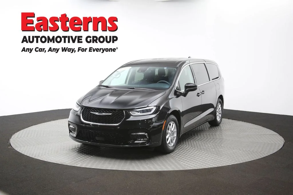 Used 2023 Black Chrysler Touring L image 56