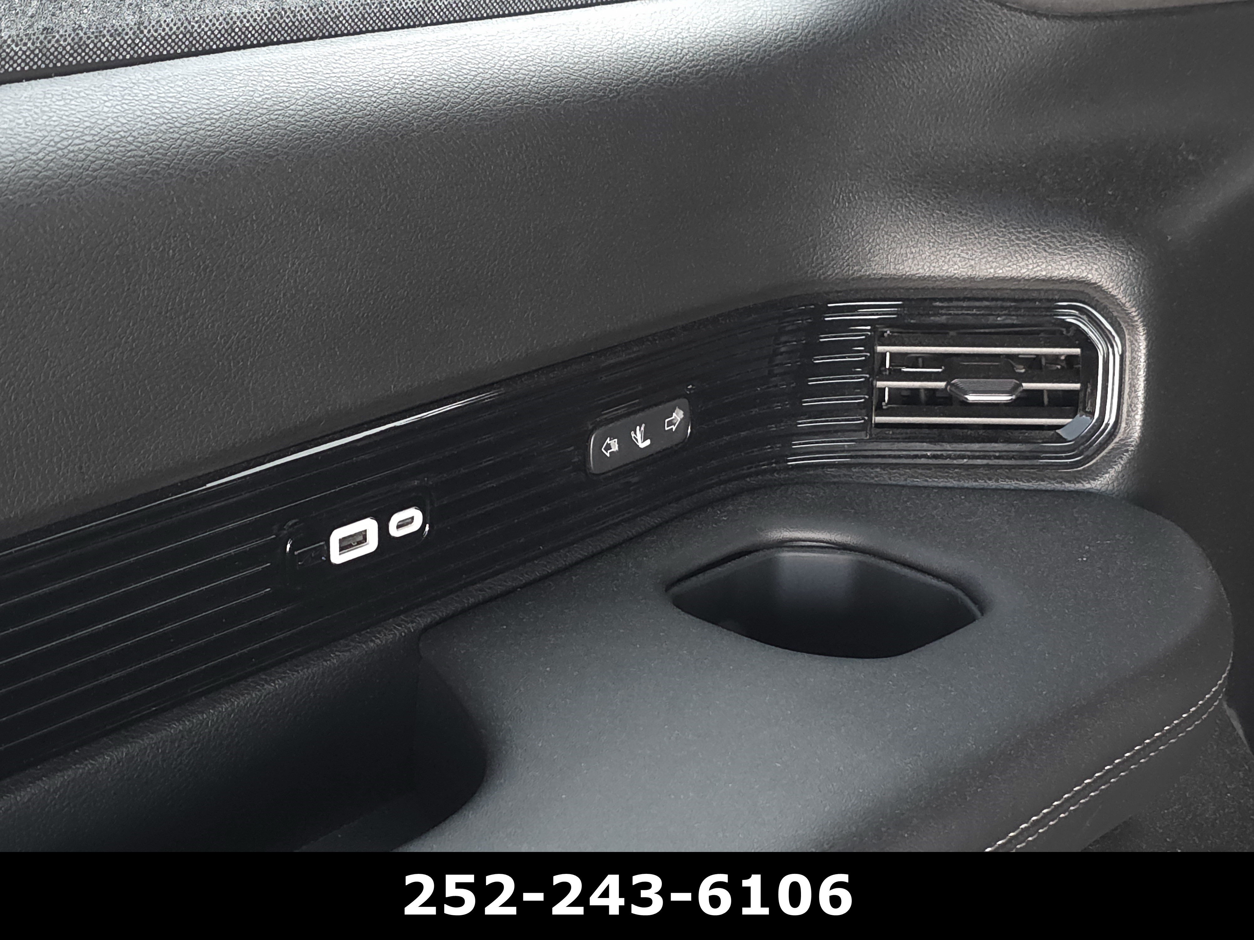 Used 2022 Diamond Black Crystal Pearlcoat Jeep Series II image 54