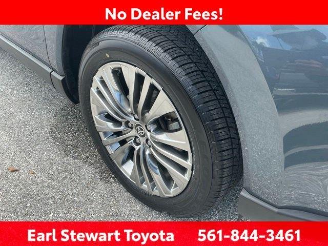 Certified Used 2024 COASTAL GRAY METALLI Toyota  image 52