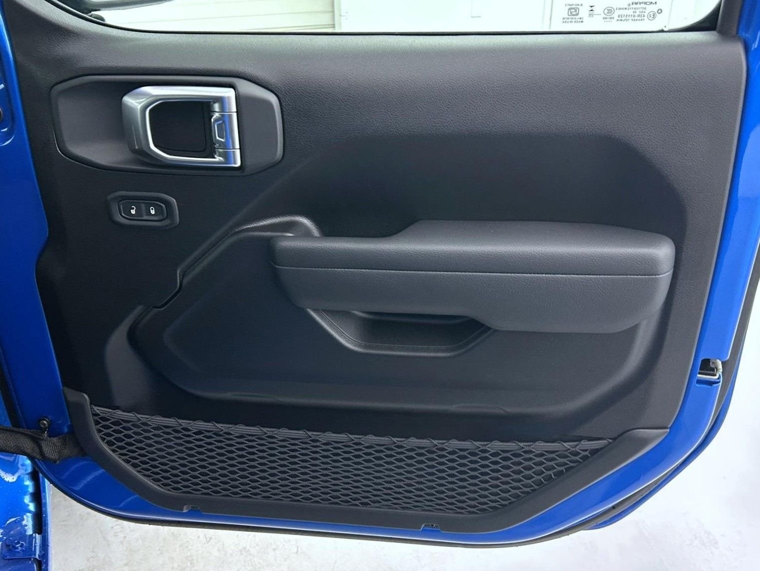 New 2026 Hydro Blue Pearl-Coat Exterior Paint Jeep Sport S image 16