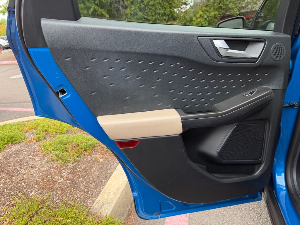 Used 2020 Blue Metallic Ford Titanium image 34