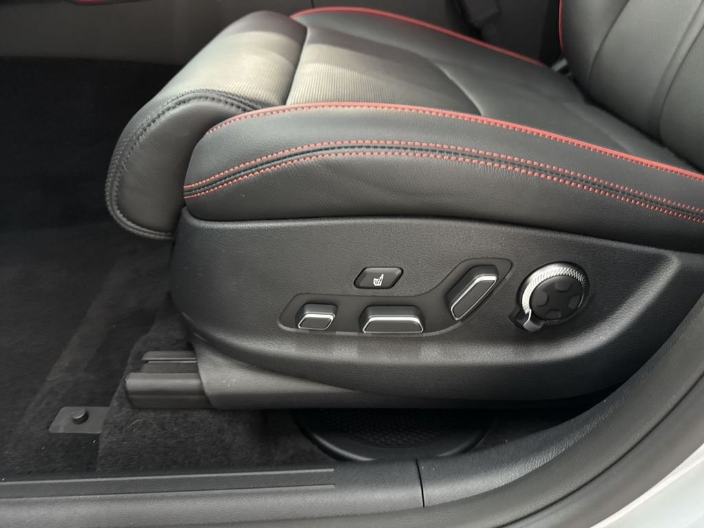 New 2027 Blue Genesis 2.5T Sport Prestige image 13