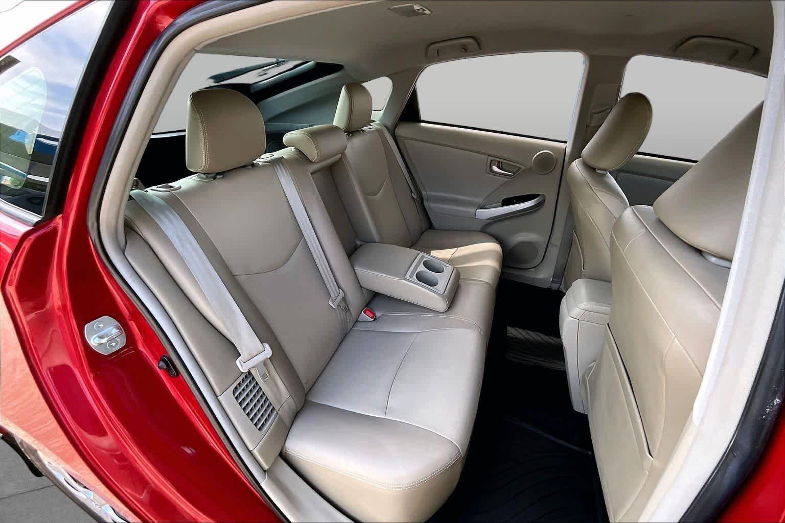 Used 2015 Barcelona Red Metallic Toyota Four image 20