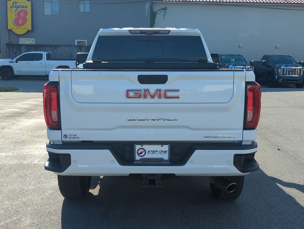 Used 2021 White GMC Denali image 5