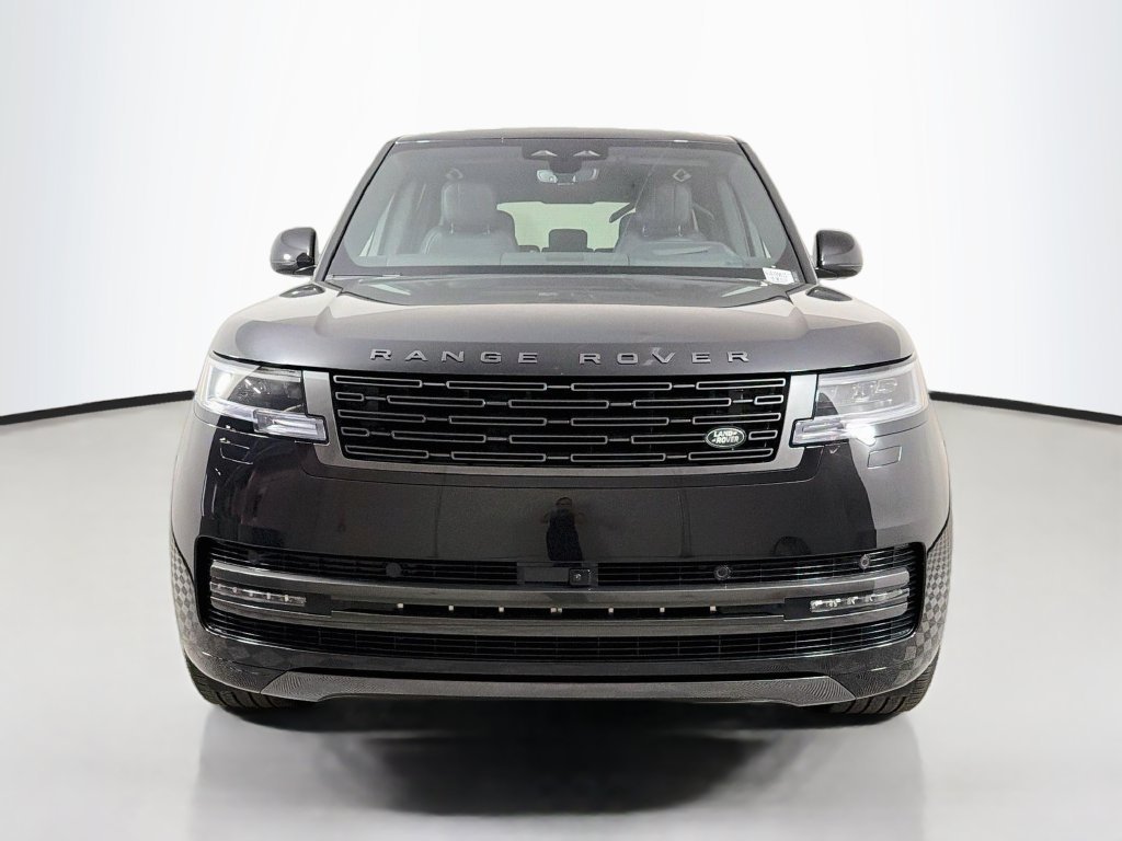New 2027 Santorini Black Land Rover SE image 2