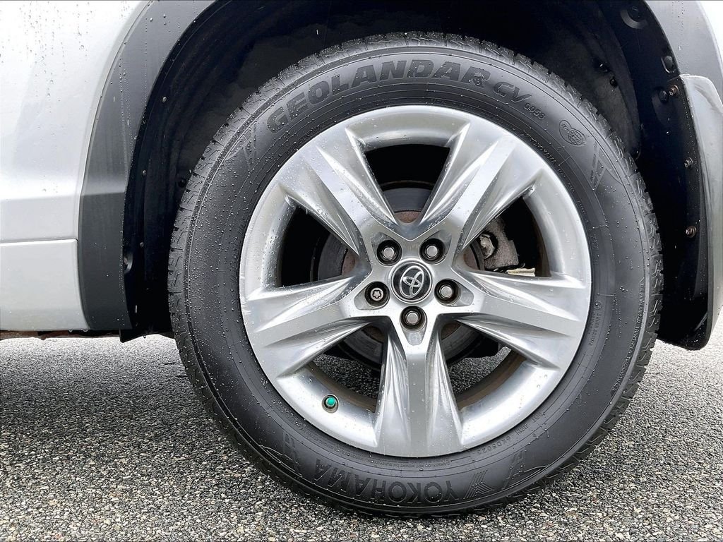 Used 2018 Silver Toyota Limited image 7