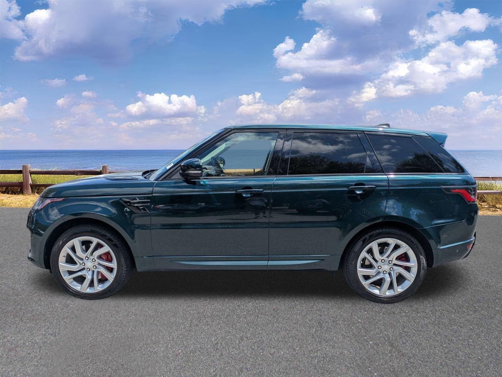 Used 2019 British Racing Green Metallic Land Rover Dynamic image 5
