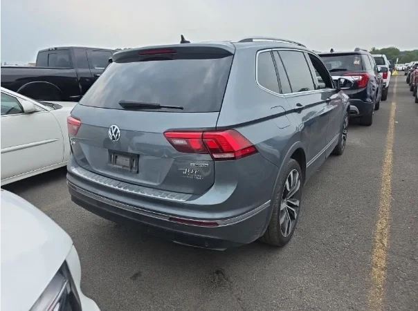 Used 2020 Gray Volkswagen 2.0T SEL Premium R-Line image 3