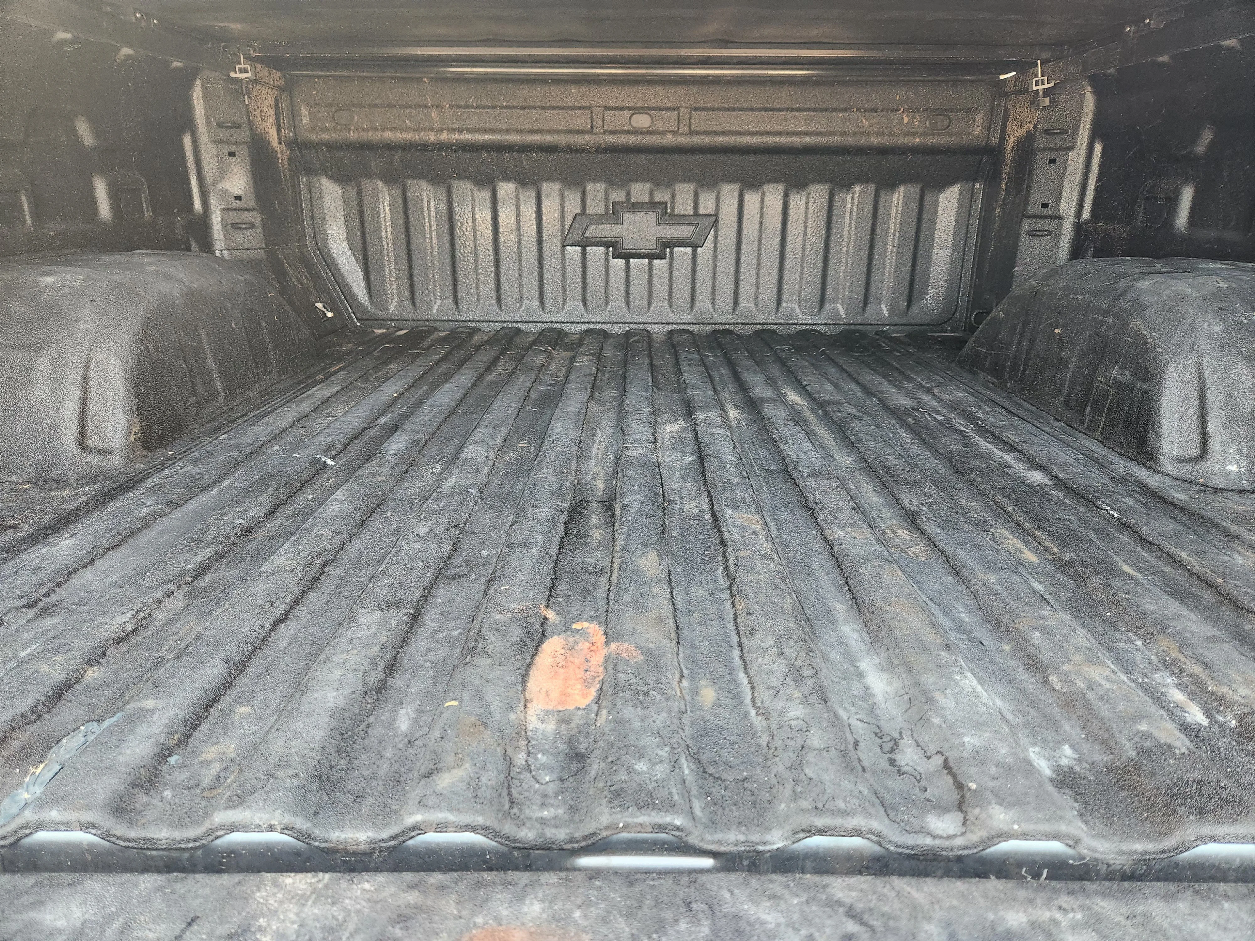 Used 2025 Sterling Gray Metallic Chevrolet RST image 33
