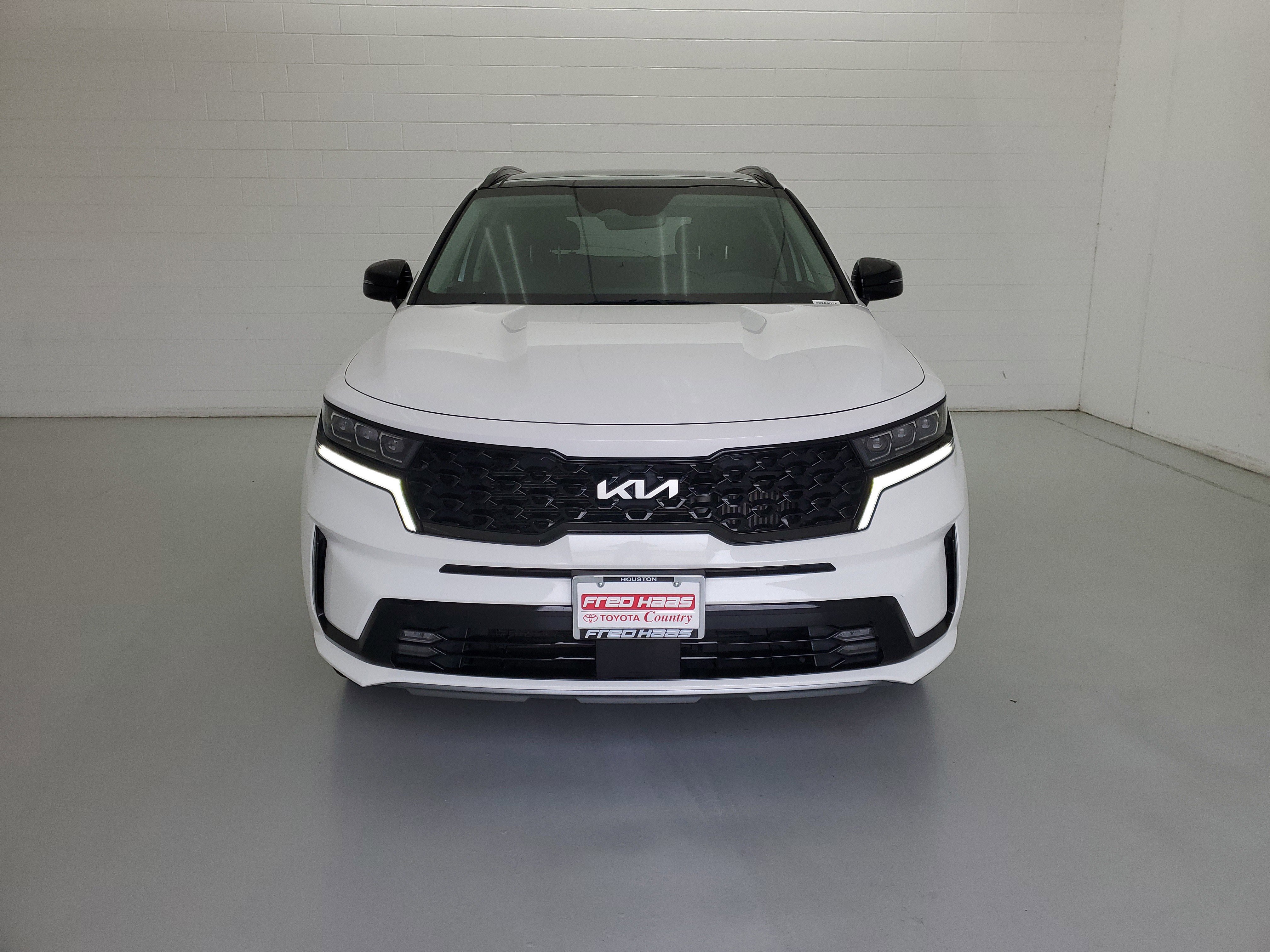 Used 2023 Glacial White Pearl Kia SX image 3