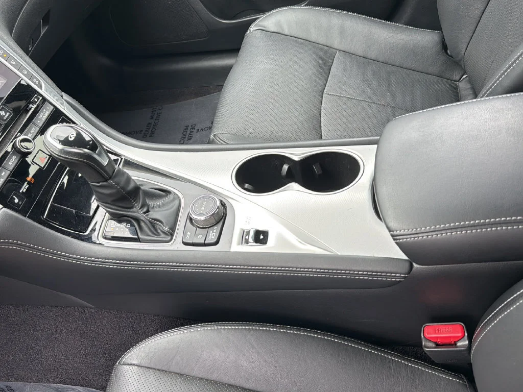 Used 2022 Black INFINITI LUXE image 18