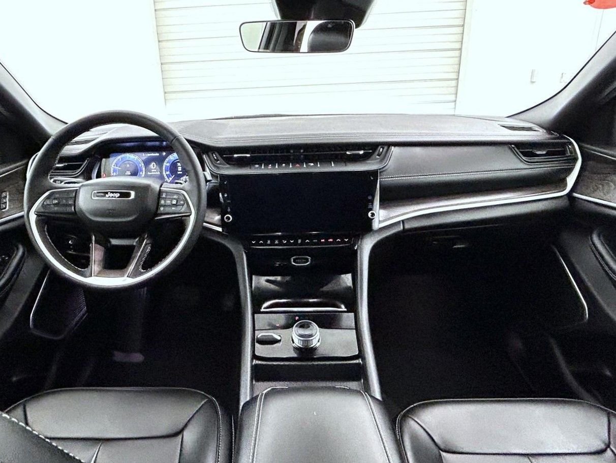Used 2026 Velvet Jeep Limited image 13