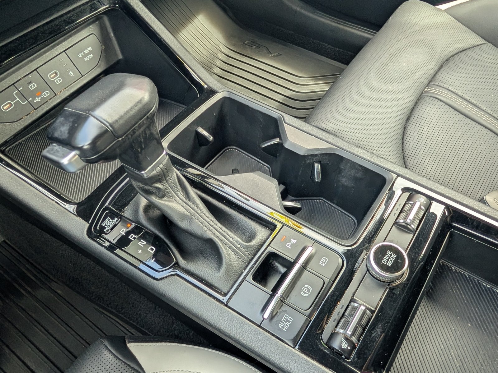 2025 Kia K5 GT-Line - Photo 17