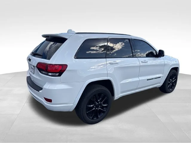 Used 2022 White Jeep Laredo X 4x4 image 6