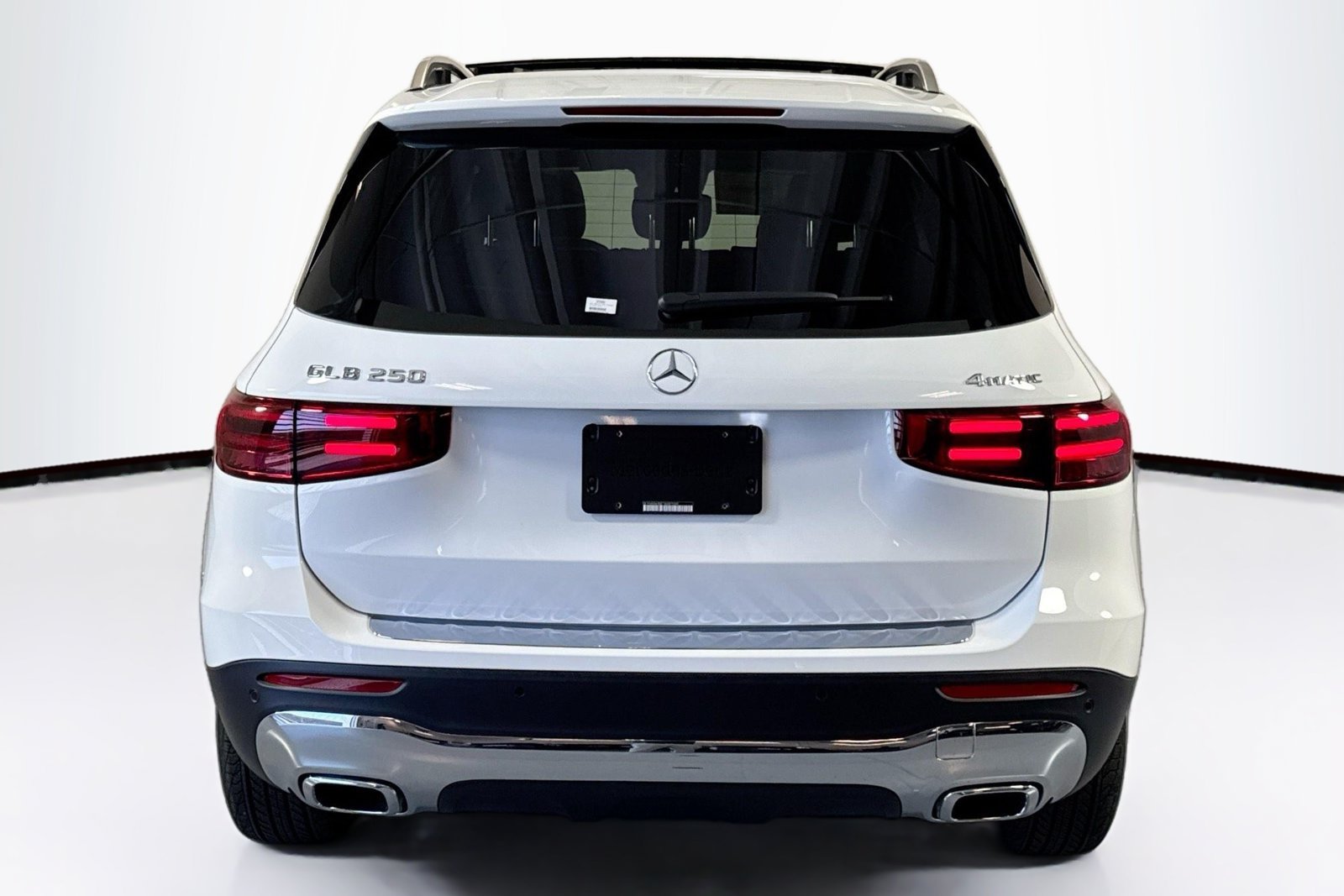 New 2026 Polar White Mercedes-Benz GLB 250 image 6